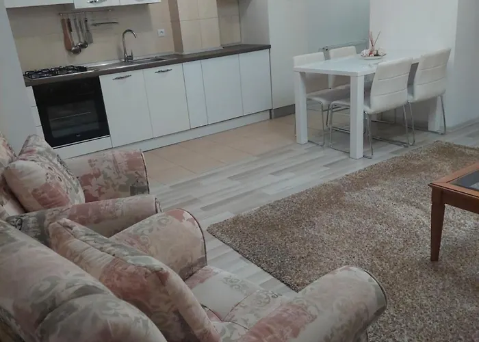 Miro House Апартаменти